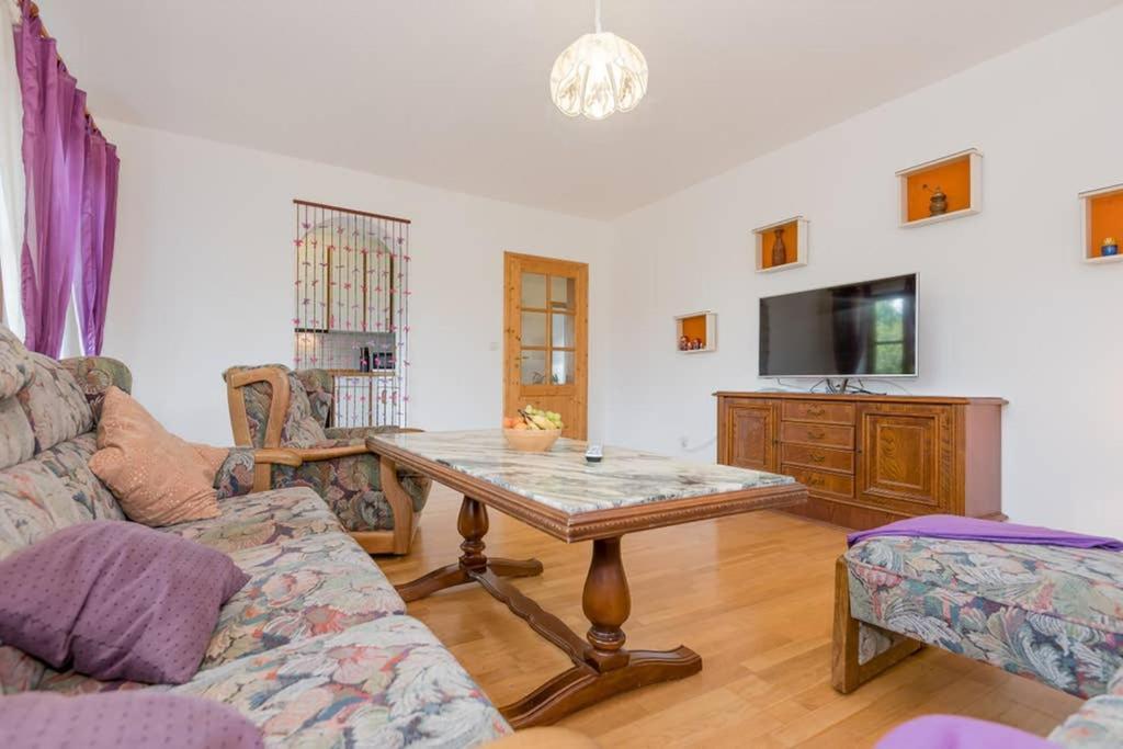 Bergmann Apartment Burgkirchen an der Alz Luaran gambar